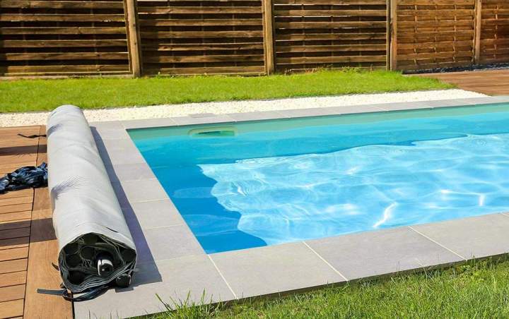 Piscine moderne Villars-les-Dombes